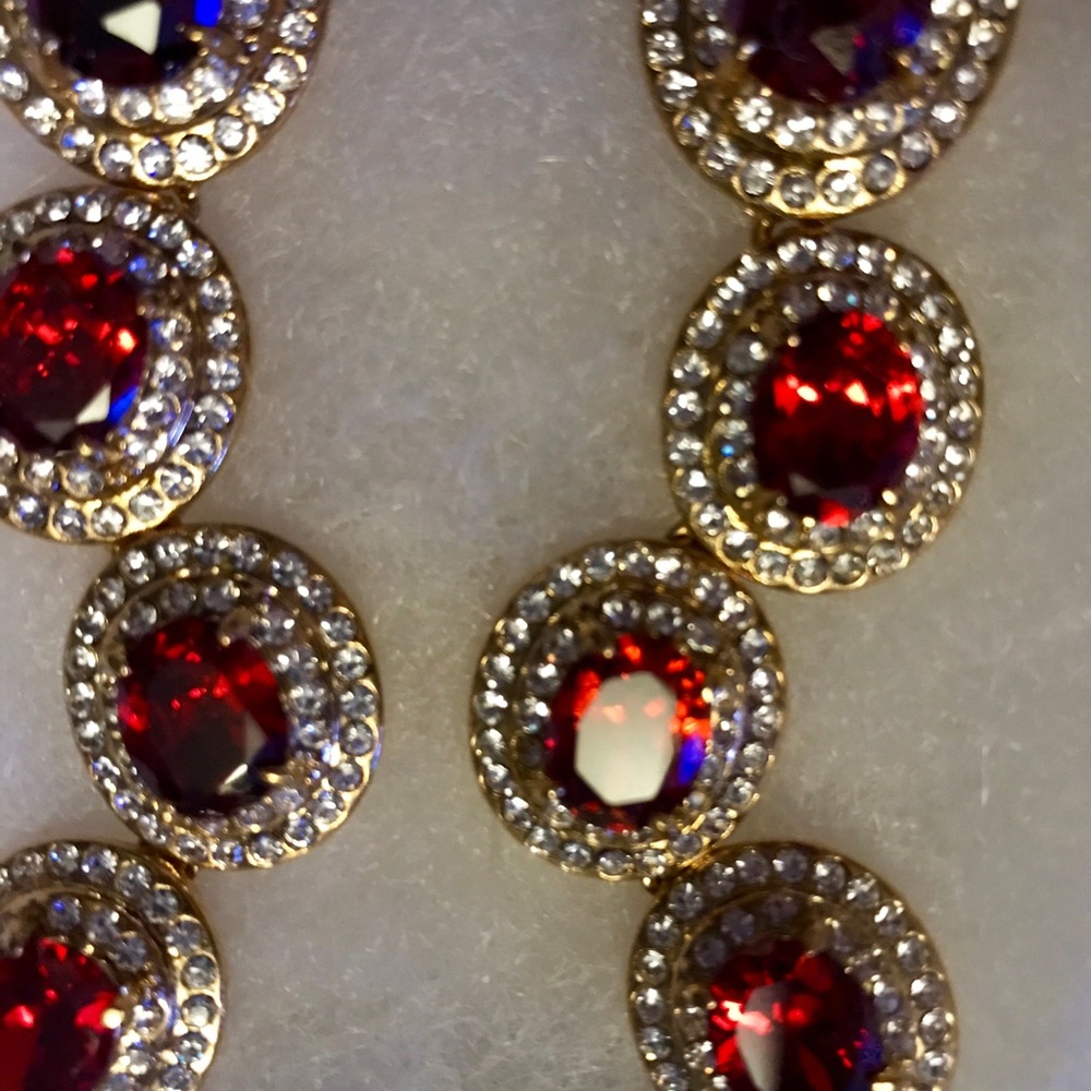 ❤️Beautiful Ruby Red Earrings❤️ - Picture 3 of 3